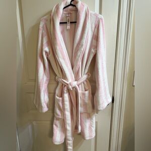 Victoria's Secret Soft Pink Bathrobe